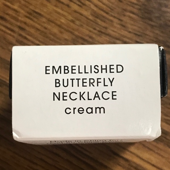NWT Avon Embellished Butterfly Necklace Cream - Picture 8 of 8